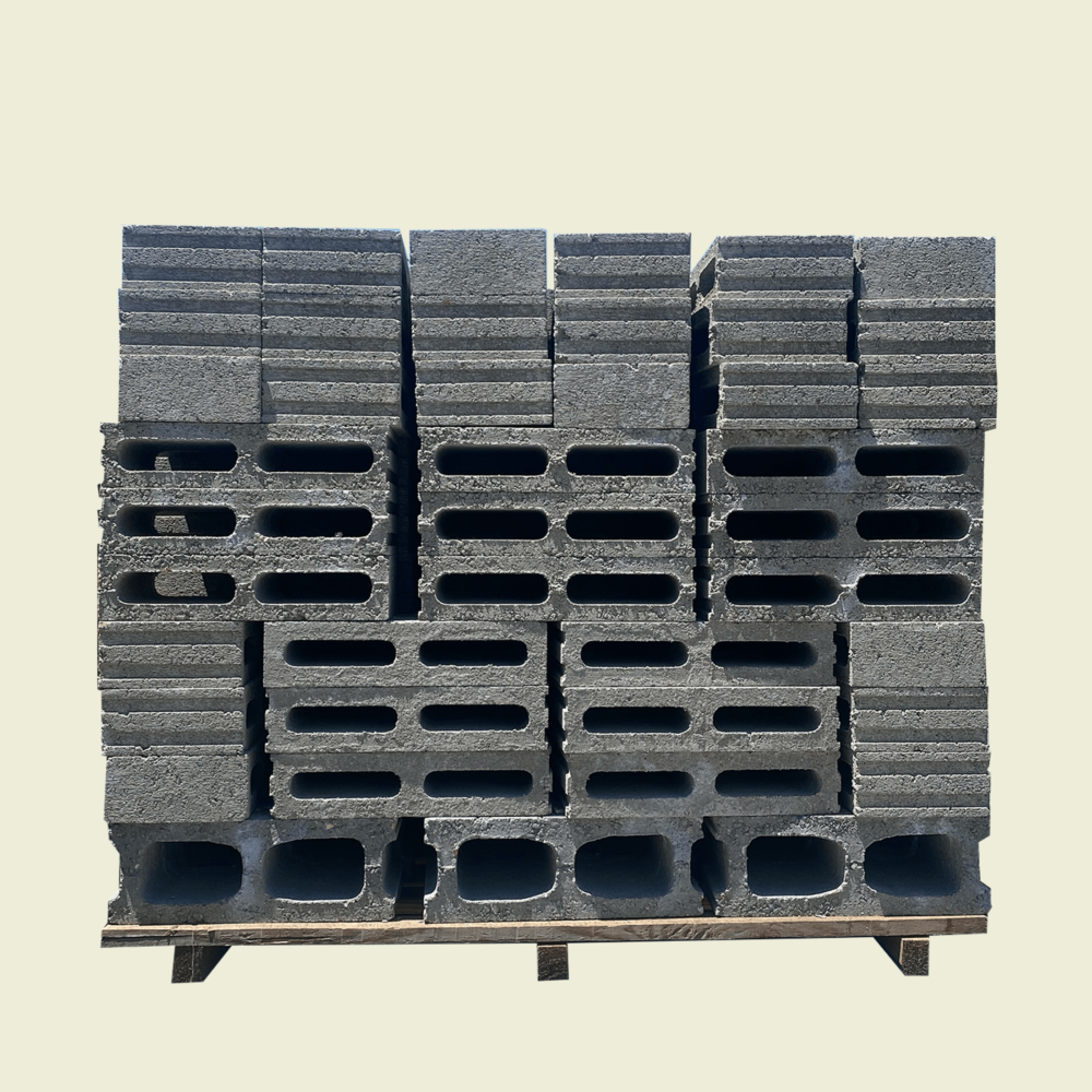 4 inch concrete blocks pallet